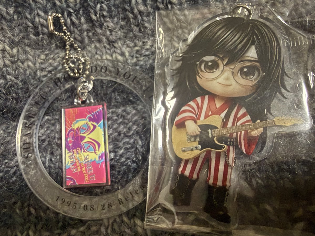 ついに自分で引き当てた〜！！！

何でくいだおれ人形なの…とは思ってたけど、大阪で大阪の引けたのは嬉しいし、ギターがちゃんと五味さんのだからいい〜w