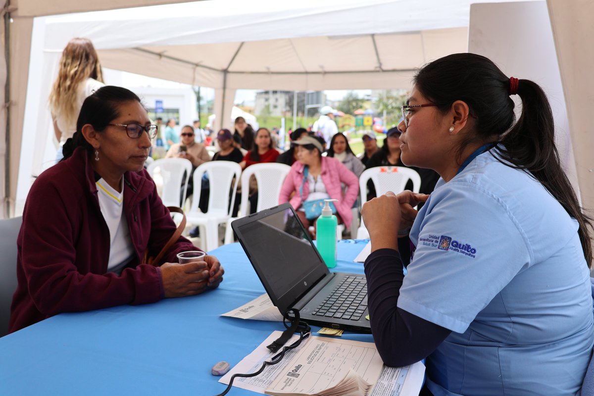 saludquito's tweet photo. #QuitoEsMujer | Hoy acercamos la salud a mujeres que, por su doble carga de cuidado, muchas veces no priorizan su bienestar. Este #8M, iniciamos Caravanas Salud Mujer, una estrategia del @MunicipioQuito que llevará atención preventiva e información a los barrios del DMQ. 1/2 https://t.co/8UCVAbbOB4