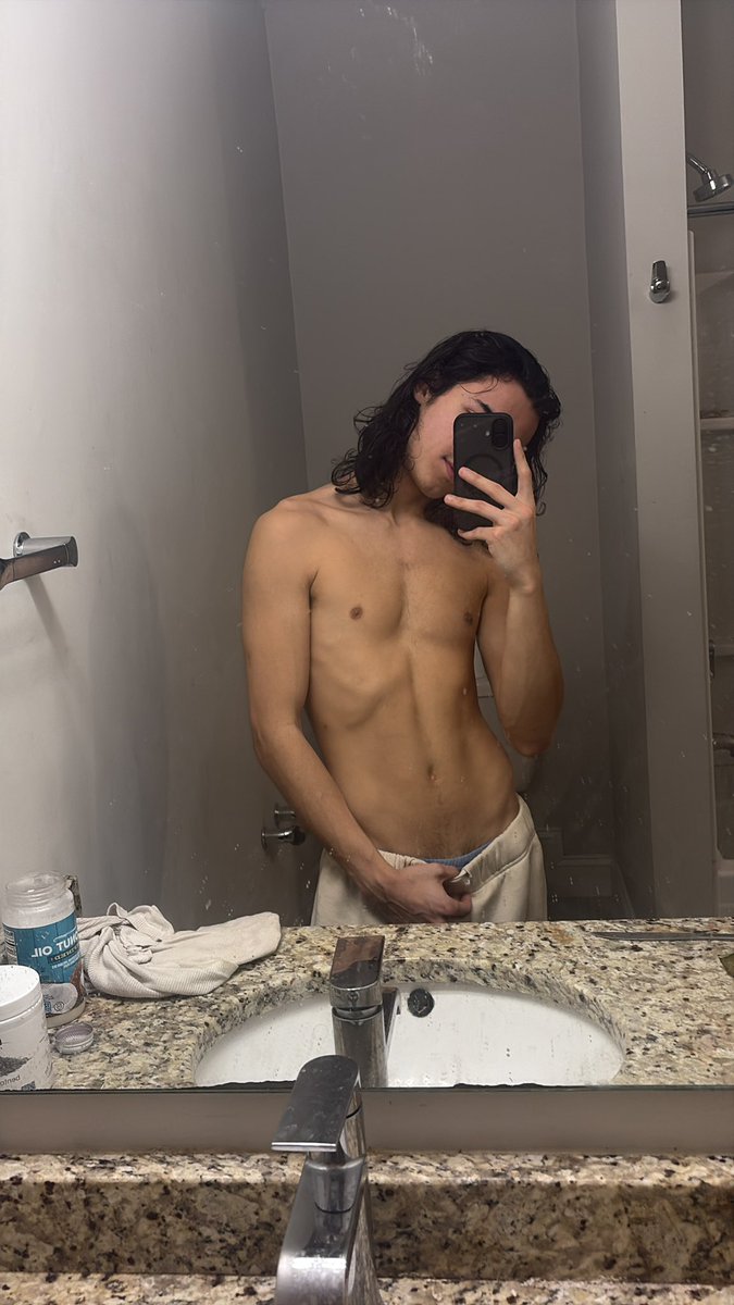 PjTheRipper's tweet photo. Fresh out the shower 🚿 ❤️ https://t.co/XFShWVSS6g
