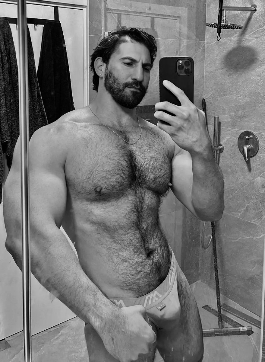 𝐅𝐫𝐚𝐧𝐤 𝐂𝐚𝐬𝐭𝐥𝐞 tweet media