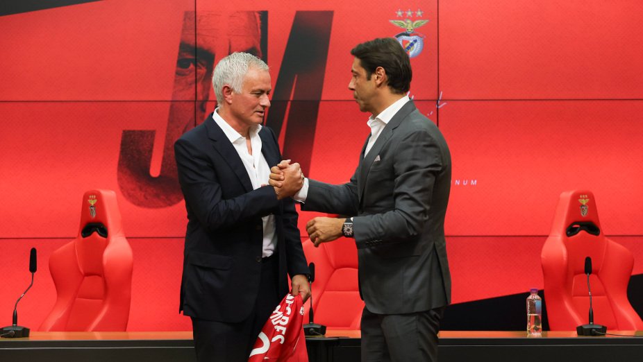 Benfica de Rui Costa tem sido isto. Falha invariavelmente nestes momentos, após o derbi da época passada volta a falhar em casa num momento chave.

Fora da corrida pelo título. Para o ano há mais.