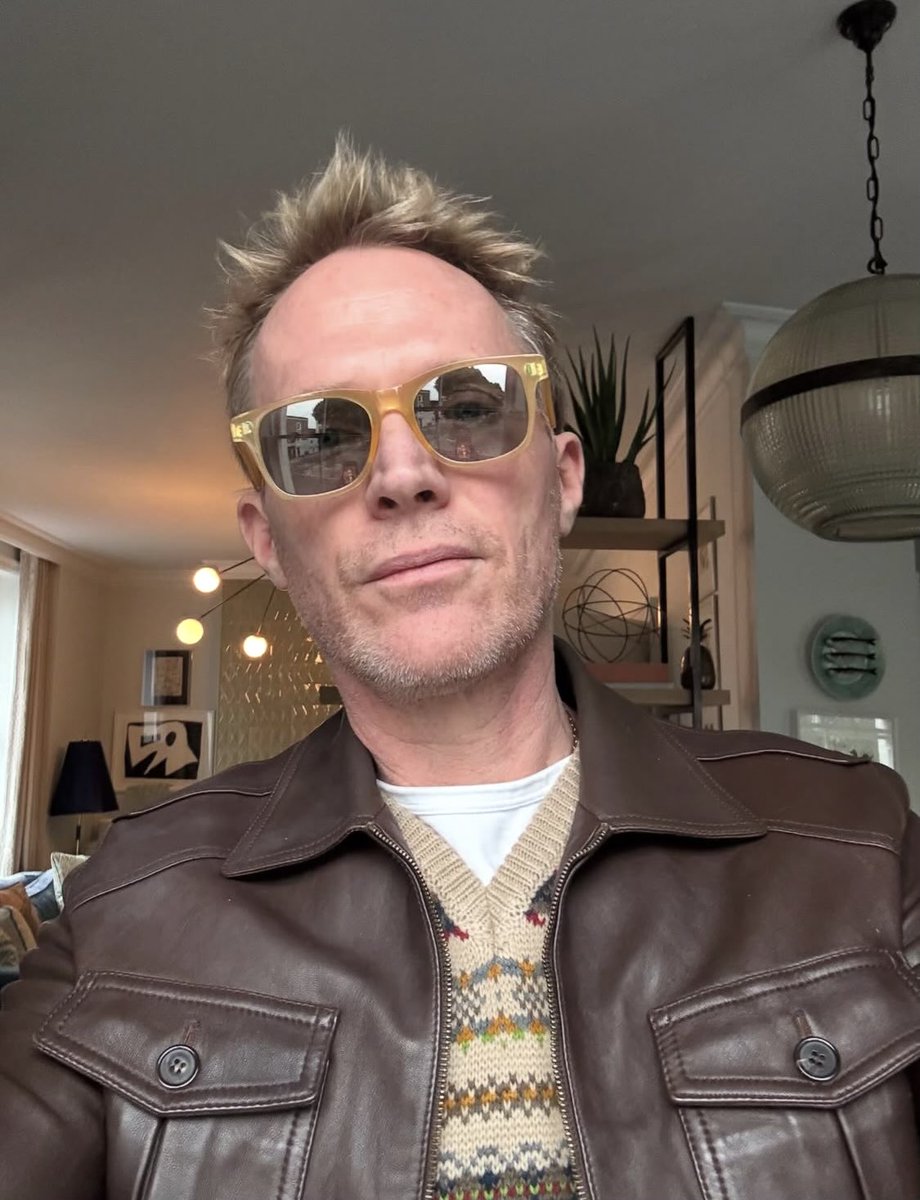 Vision - RP/Parody tweet media