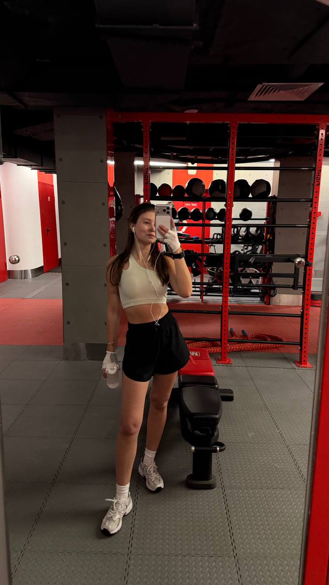 Freya Smith tweet media