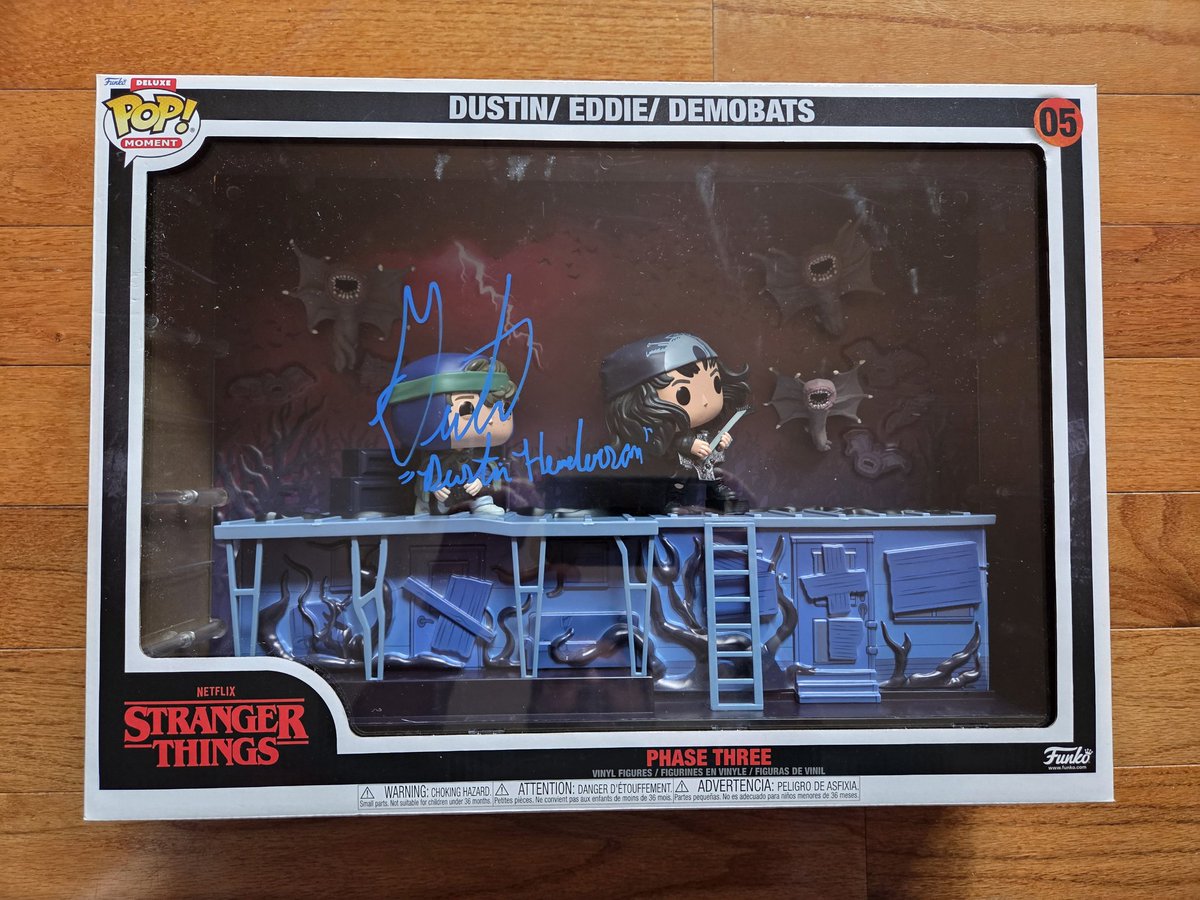 icon722's tweet image. I went to #MonsterManiaCon yesterday and met @CaraBuono #GatenMatarazzo #AMichaelLerner @OriginalFunko @Stranger_Things @Halloweenmovies @Dropppio #KarenWheeler #DustinHenderson #StrangerThings #Halloween6 #MichaelMyers