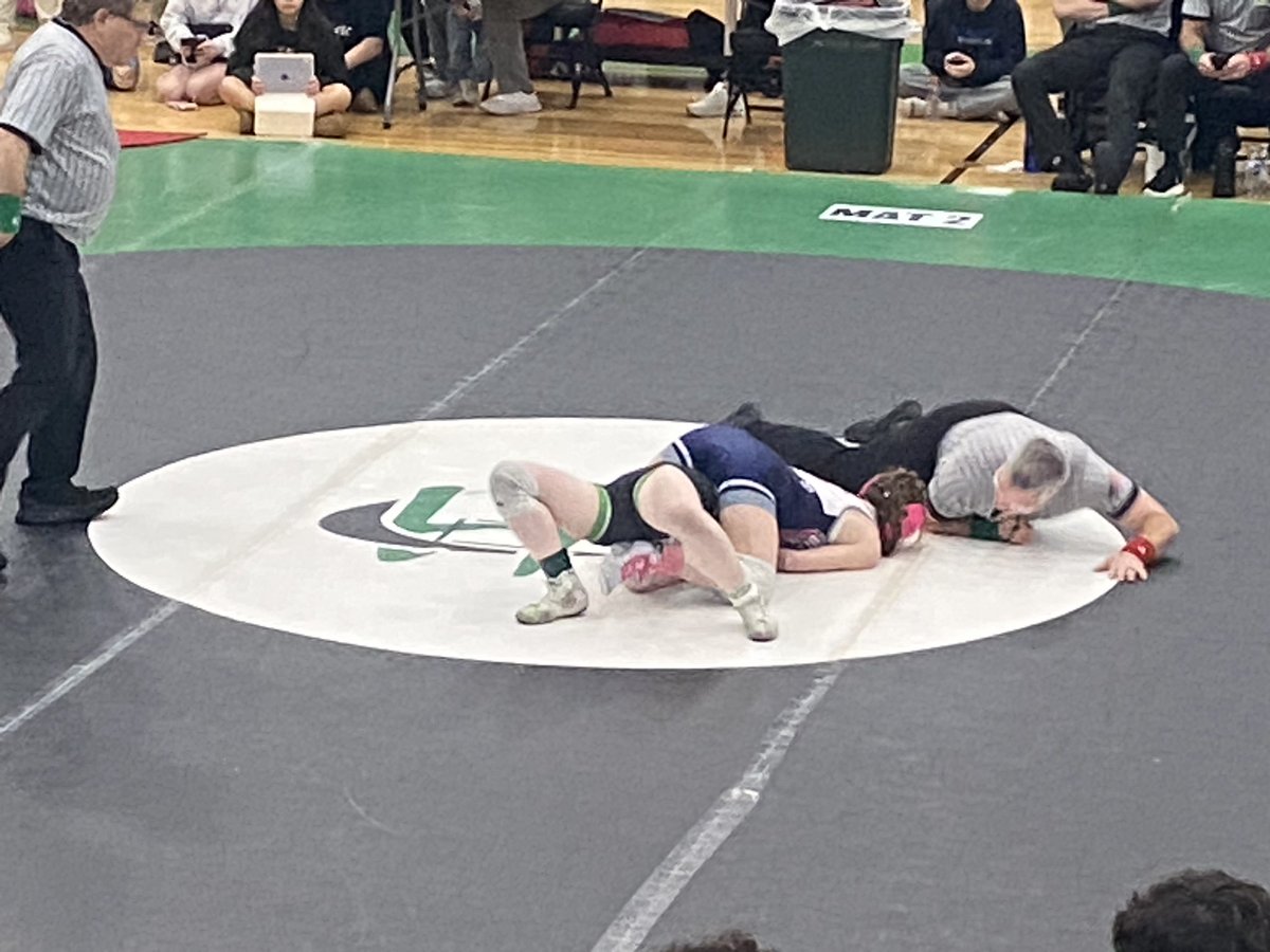 BlanAthletics's tweet photo. Girls District Wrestling at Harrison

Laylla Sears is a District Champion at 100#! She pins Rennie of Batavia in the 1st period. 

She will take a 40-1 record into the State Tournament, beginning on Friday in Columbus. https://t.co/vpCawaPbIH