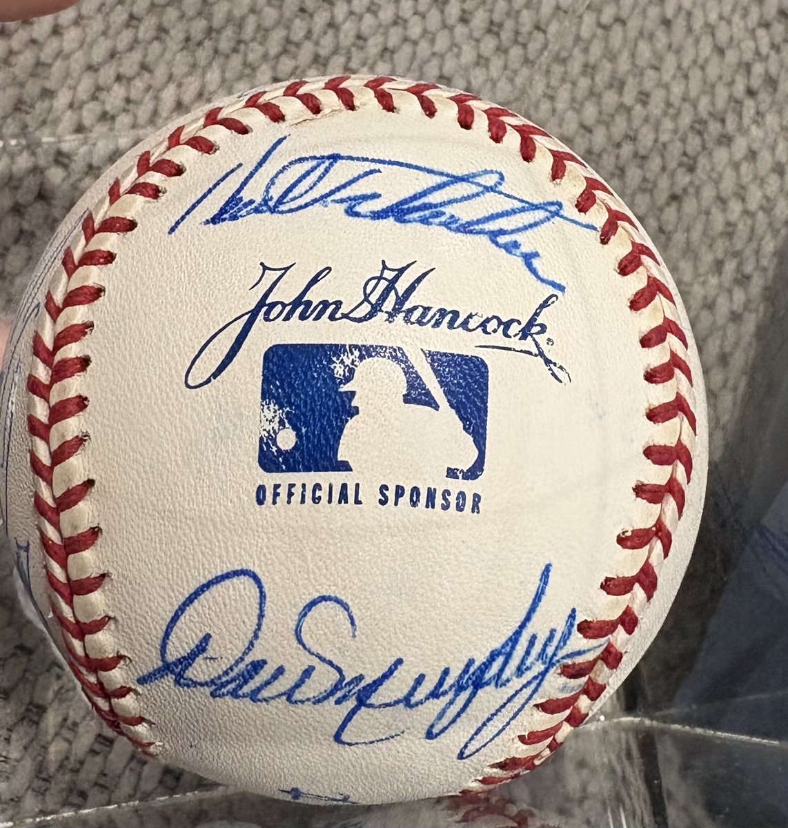 keatonlg's tweet photo. @CardPurchaser  Can someone please help identify signatures on this ball I bought at an estate auction? https://t.co/E3rm0jPbXf