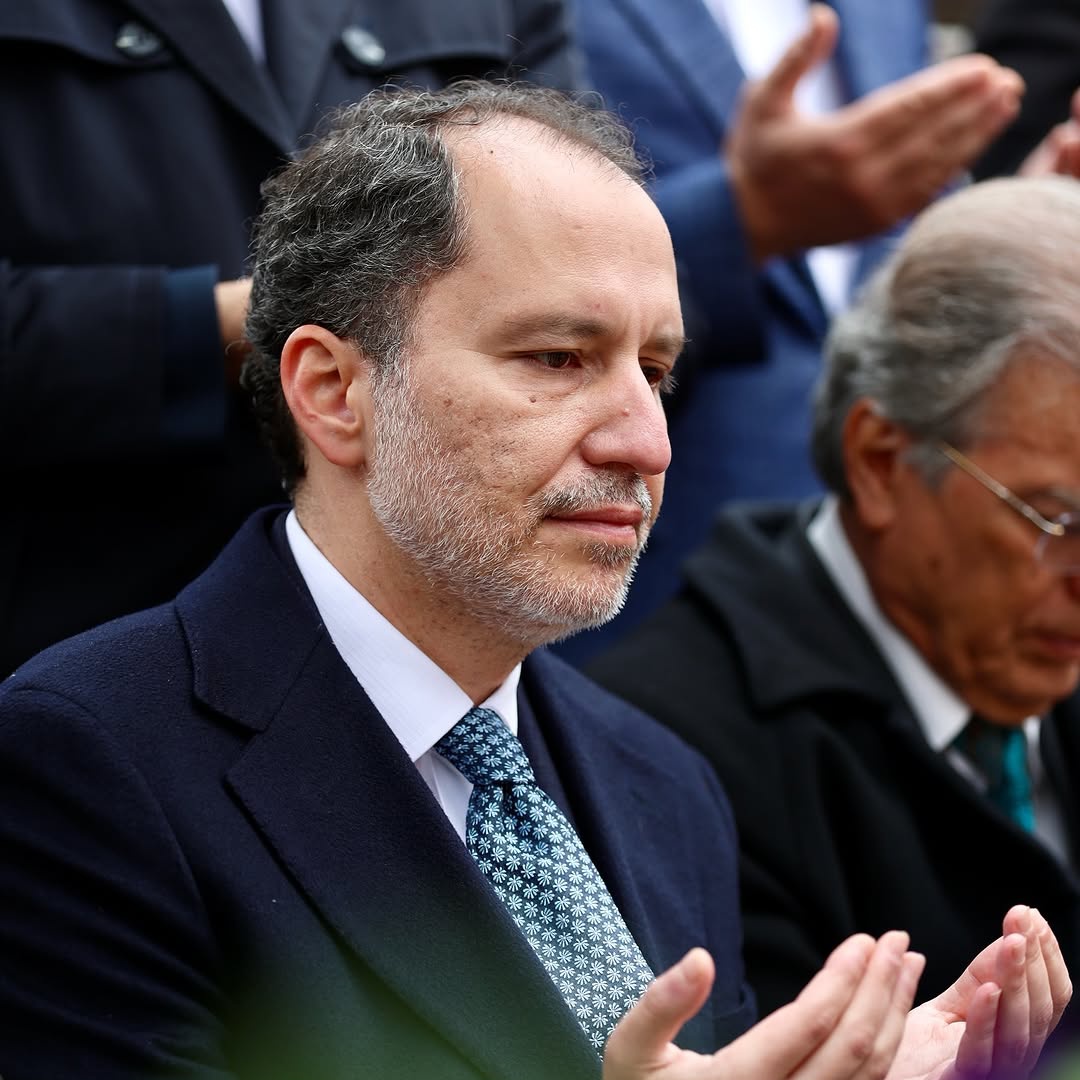 Evlat babanın gururudur.