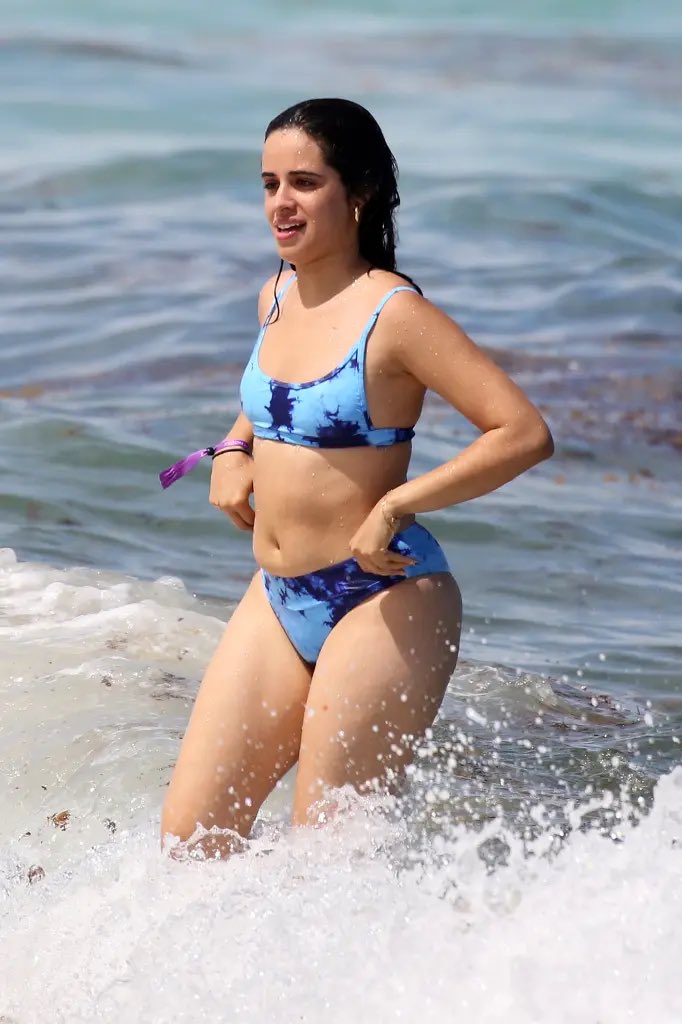 mafiacraves's tweet photo. camila cabello in miami, wow https://t.co/R0fAipockt
