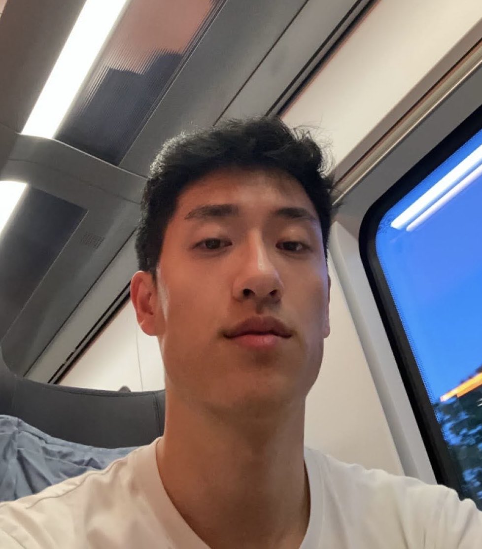 CASHGODJ's tweet photo. Face                            Feet https://t.co/1bRPr7LBuq