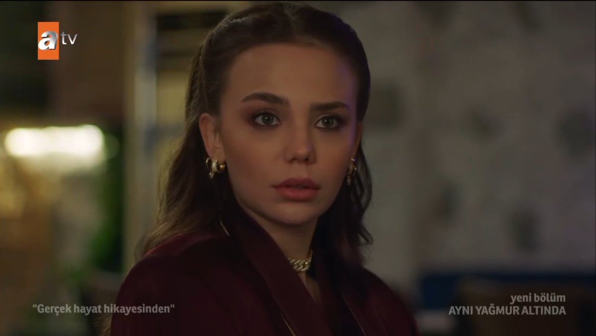 B: Benim yerim kocamın yanı 
A: Beliz haklı 
#baharşahin #BurakTozkoparan #AynıYağmurunAltında
