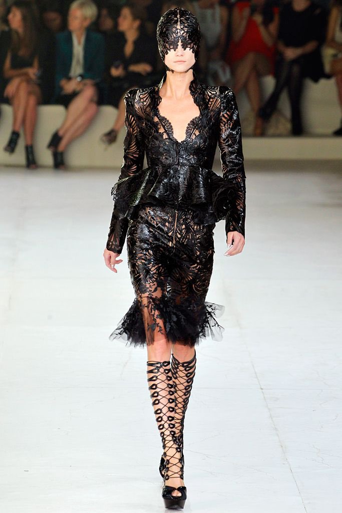 photostreaming's tweet photo. Kasia Struss for Alexander McQueen Spring/Summer 2012 by Sarah Burton. https://t.co/CVdajRCmmW