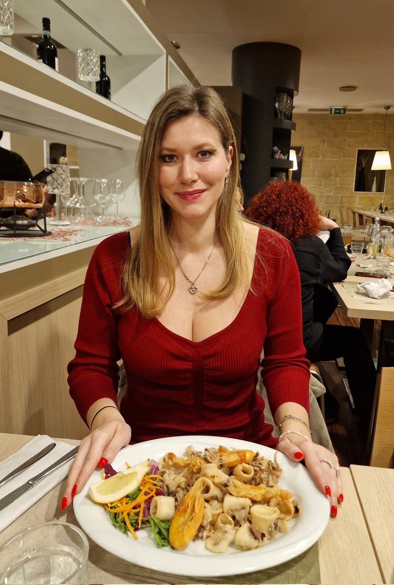 Anna Spase tweet media