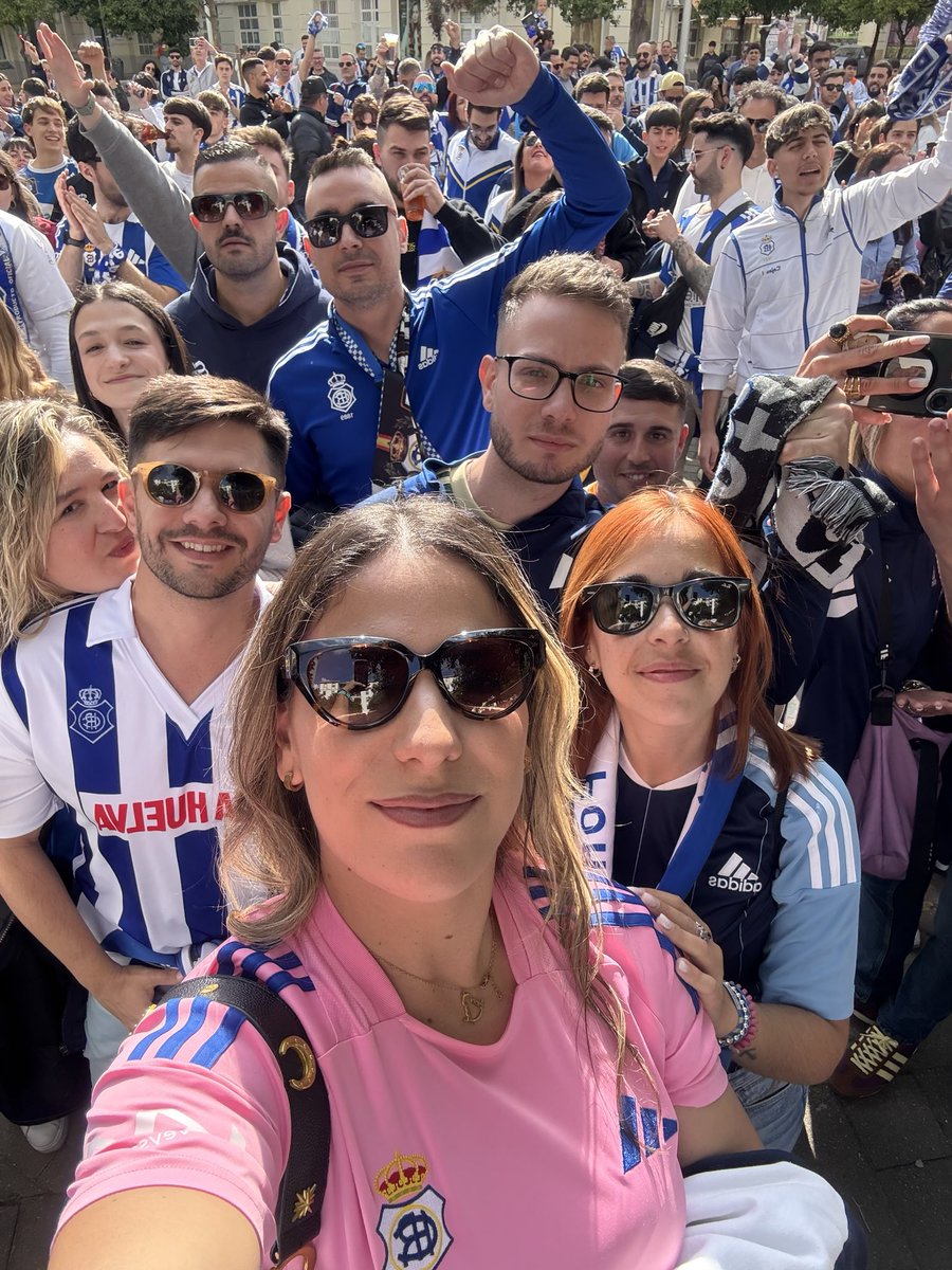 Lydiardgzz tweet media