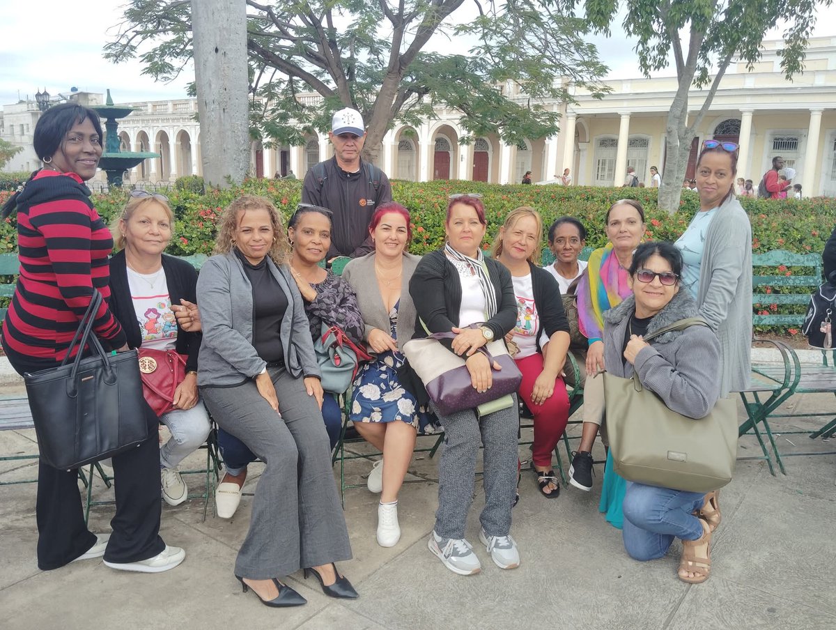 #Cuba #DMECienfuegos Feliz #DiaInternacionalDeLaMujer para las educadoras de la #PrimeraInfancia y todas las cubanas. #MujeresEnRevolución #CubaMined #Edusur