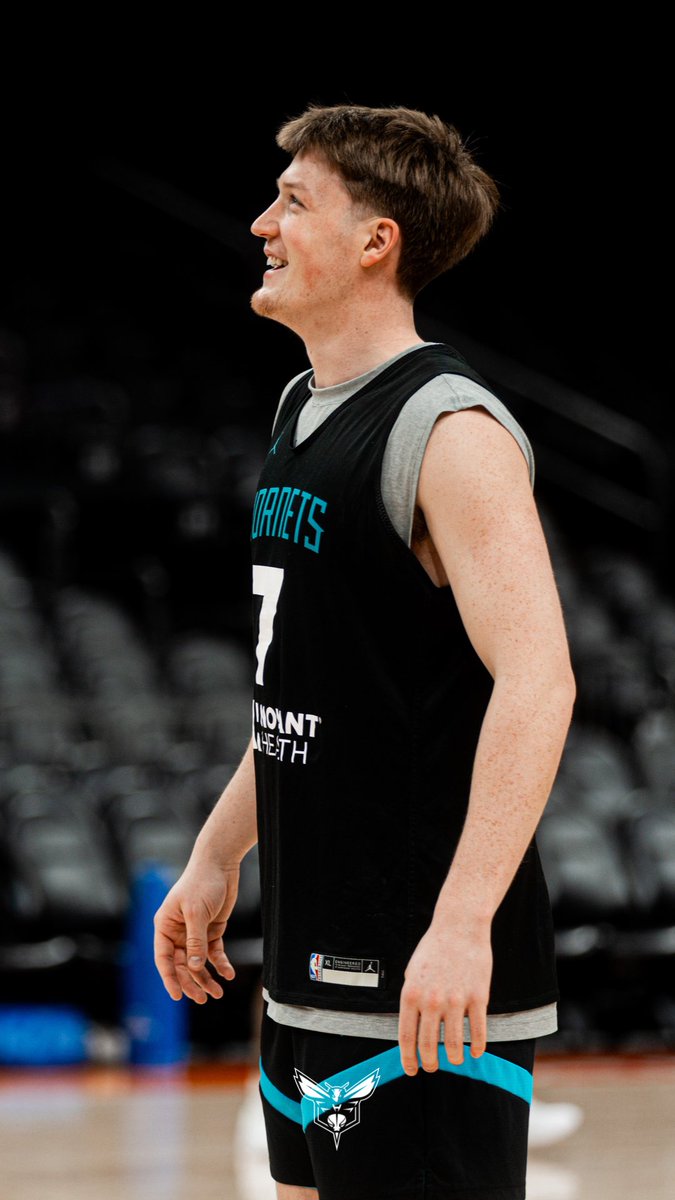 hornets's tweet photo. happy hoopin’ https://t.co/ROmcXRJgCA