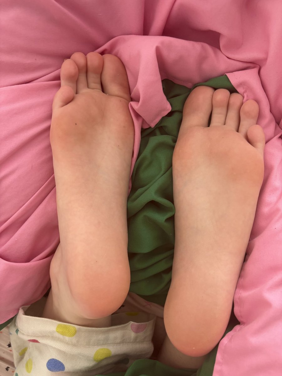 QueenJade111's tweet photo. It’s international women’s day! Spoil your favorite feet girlies today 😘

https://t.co/UyzFwqzARr https://t.co/HW6uoieyJE