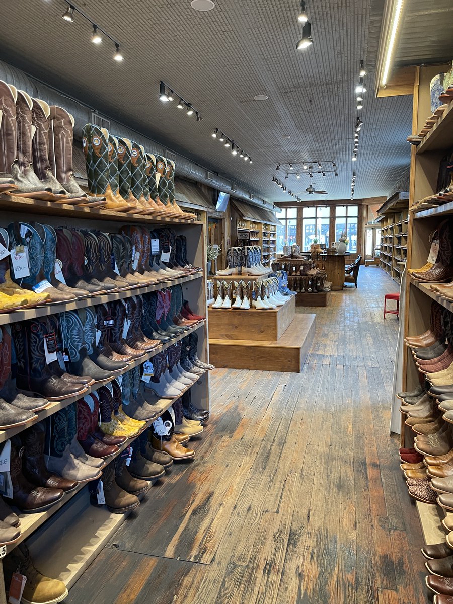 harrys1939's tweet image. ✌️Week 2 March Madness Begins! $20.00 off ALL Adult Footwear this week only. Shop Monday - Saturday 9am-5:30pm 🤠

#westernstore #bootsale #shoesale #sansabatexas #sansabatx #texashillcountry #centraltexas #texasspringbreak #footwearsale #cowboyboots #cowgirlboots #westernstyle
