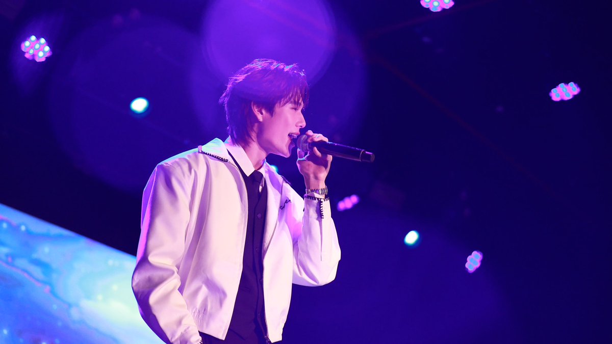 Today, the two of us were very, very happy. We hope everyone was happy too. 
We hope we’ll get to meet again. 
Love you the most ^^ 

#GMMTVFANDAY29
#PPWExNY
#GMMTV <a href="/ppnaravit/">ppnaravit</a> <a href="/phuwintang/">phuwintang</a>