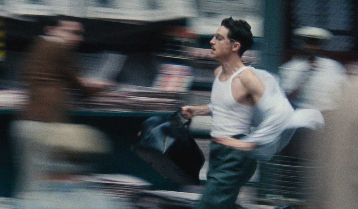 ManuMurdine's tweet photo. Marty supreme (Joshua Safdie, 2025) Tremendo acercamiento del estilo Safdie al cine comercial. Frenética y revolucionada. De la euforia al subsuelo. El asco que da el personaje de Timothée es digno de Oscar. Las escenas de ping pong son una pasada, ojalá hubiera más.
#Oscars2026 https://t.co/an4XMjdJ1G