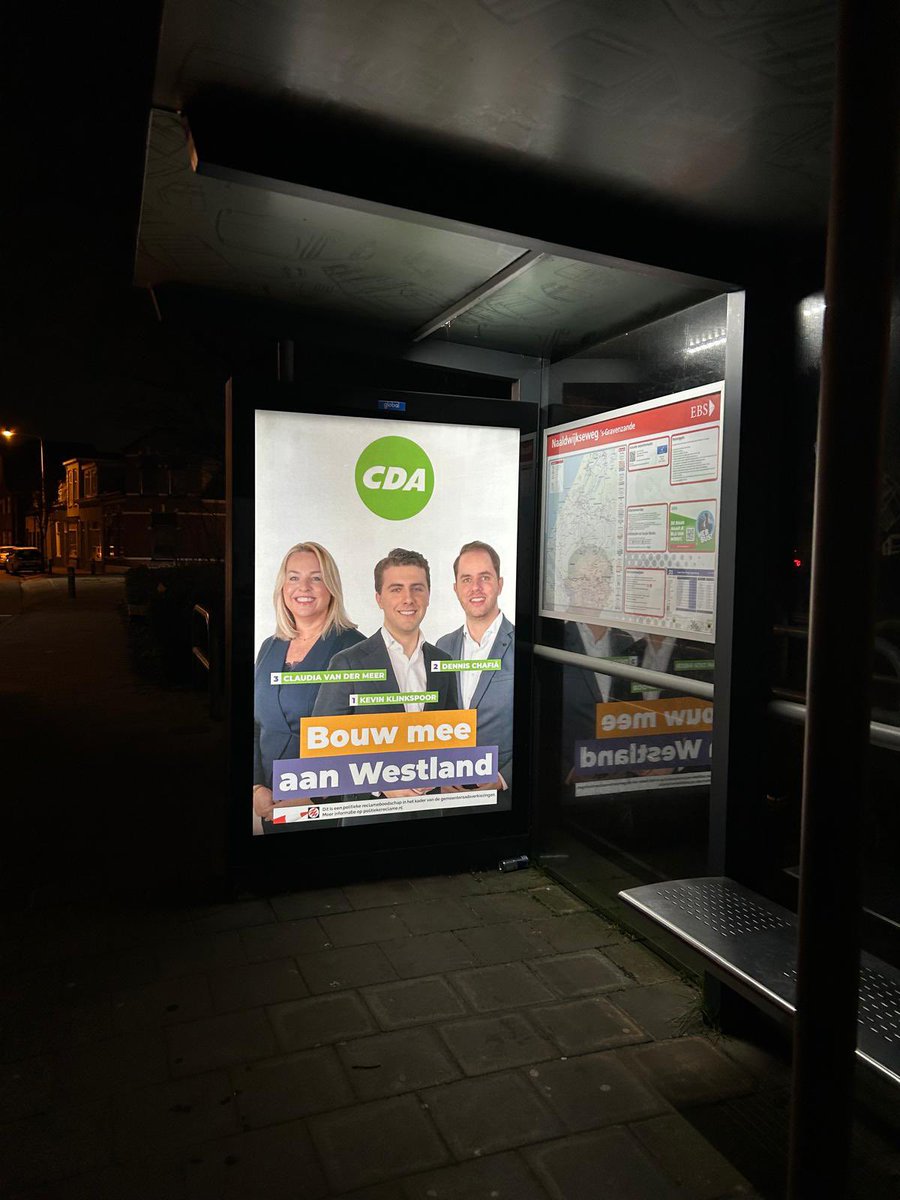 CDAWestland's tweet photo. 📸 Onze week in campagne

1️⃣ Vanaf maandag bij het wachten op de bus goed gezelschap💚
2️⃣ Jaco druk bezig met het plaatsen van de laatste borden
3️⃣ Start van de dorpentour in De Lier!
5️⃣ Dennis die het in plaats van over Bontenbal, nu over de bitterbal had😉

#wldebat #westland https://t.co/4f7w4GG3ue