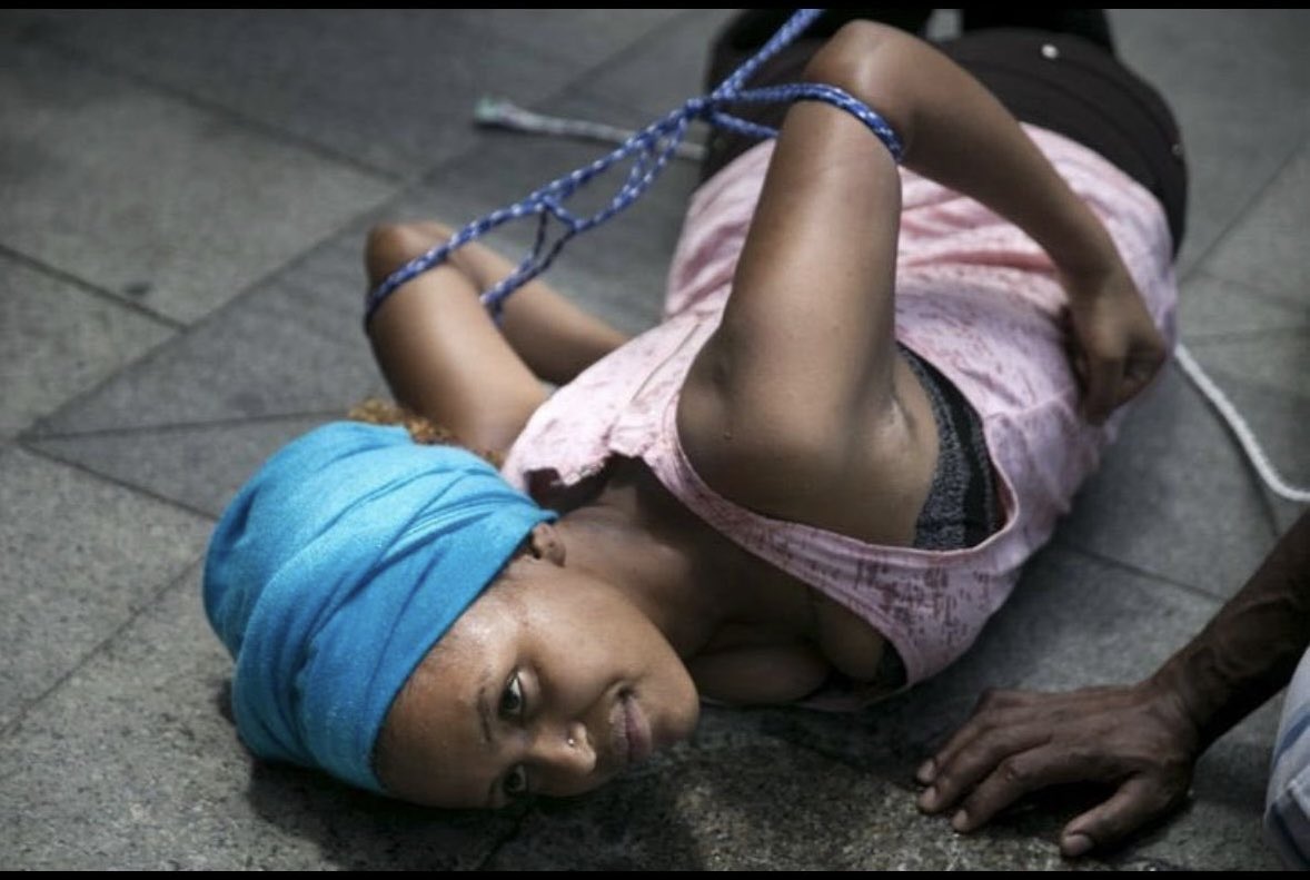 hiya27696's tweet image. The #regime arrests the mother when the child escapes. They imprison the womb to punish the soul. This is the PFDJ’s "justice." #StopCollectivePunishment #EBRF #EBRF #NoMorePFDJTerror #TransnationalRepression #BlueRevolution
@BeyeneGerezghe1 @BereketKahsai1 @EGerasouli35992