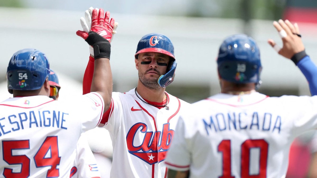DrRobertoMOjeda's tweet photo. ¡CUBA, VUELVE A VENCER EN EL CLÁSICO!

La segunda victoria del equipo #Cuba: TEAM ASERE en este #VIClásicoMundial, es motivo de alegría y orgullo para nuestro pueblo que ama el béisbol y respalda el esfuerzo de nuestros deportistas. https://t.co/N4JHRmhI74