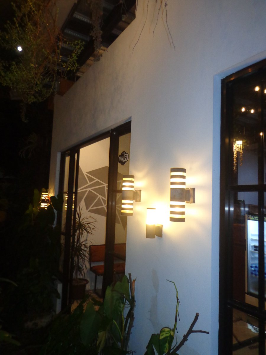 eypeter_ tweet media