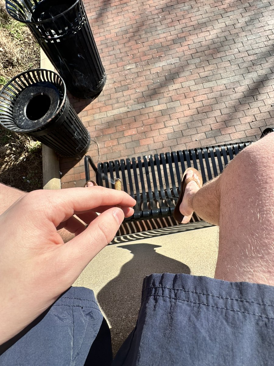 CecilL96990's tweet photo. Watching some medieval battle club fight each-other while smoking a j on the most beautiful day this year. #dinnerandashow https://t.co/GIUT9bmKKc
