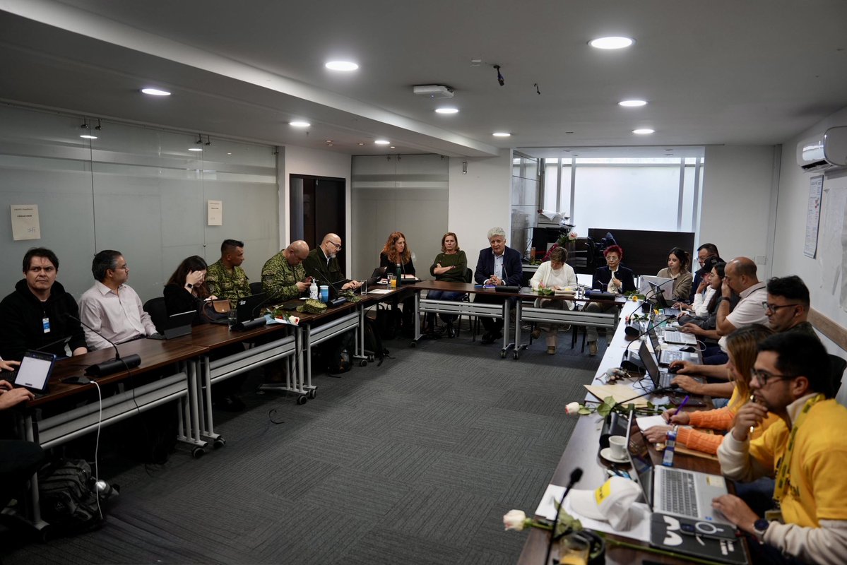 JencaMiroslav's tweet image. En la #ITPS, @UAcuerdoPaz @ARNColombia @UNPColombia @mindefensa @CCOETFFMM @ComunesCoL @PoliciaUNIPEP @PGN_COL @MisionONUCol monitoreamos desarrollo de la jornada, privilegiando garantías de seguridad para firmantes de paz a través de 10 ITPS regionales y más de 20 ITPS locales.