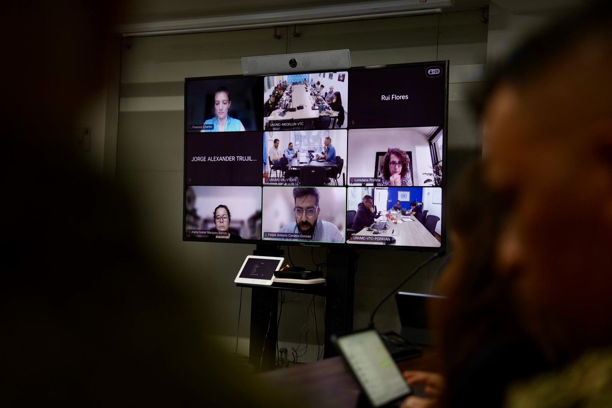 JencaMiroslav's tweet image. En la #ITPS, @UAcuerdoPaz @ARNColombia @UNPColombia @mindefensa @CCOETFFMM @ComunesCoL @PoliciaUNIPEP @PGN_COL @MisionONUCol monitoreamos desarrollo de la jornada, privilegiando garantías de seguridad para firmantes de paz a través de 10 ITPS regionales y más de 20 ITPS locales.