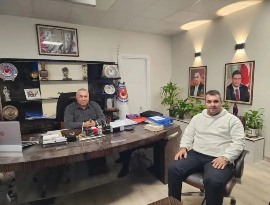 BÜYÜK 𝐓Ü𝐑𝐊 𝐌𝐄𝐓𝐀𝐋 𝐒🇹🇷 HAYIRLI  HAFTALAR 
       🇹🇷 DİLERİZ🇹🇷
Emeğin gücüyle hayatı var eden tüm emekçi kardeşlerime birlik ve mücadeleyle dolu kazasız belasız hayırlı haftalar
#TürkMetalSendikası
#LiderUysalAltundağ
#MürselÖcal
#Yusufİkisivri
#TuzlaŞubesi
#Stoeger🇹🇷