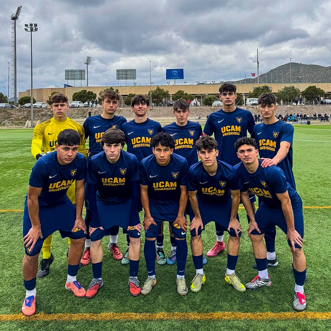 ⚽️ 𝐉𝐔𝐕𝐄𝐍𝐈𝐋 𝐁 | Victoria en el feudo del <a href="/LorcaCFB/">Lorca Club Fútbol Base</a> (1-4).

Nuestros canteranos completaron una gran actuación, mostrando buen juego en todas las fases del encuentro.

Nacho firmó un hat-trick y Álvaro López anotó el otro tanto.

💪🏼 ¡Gran esfuerzo, chicos!

#CanteraUCAM