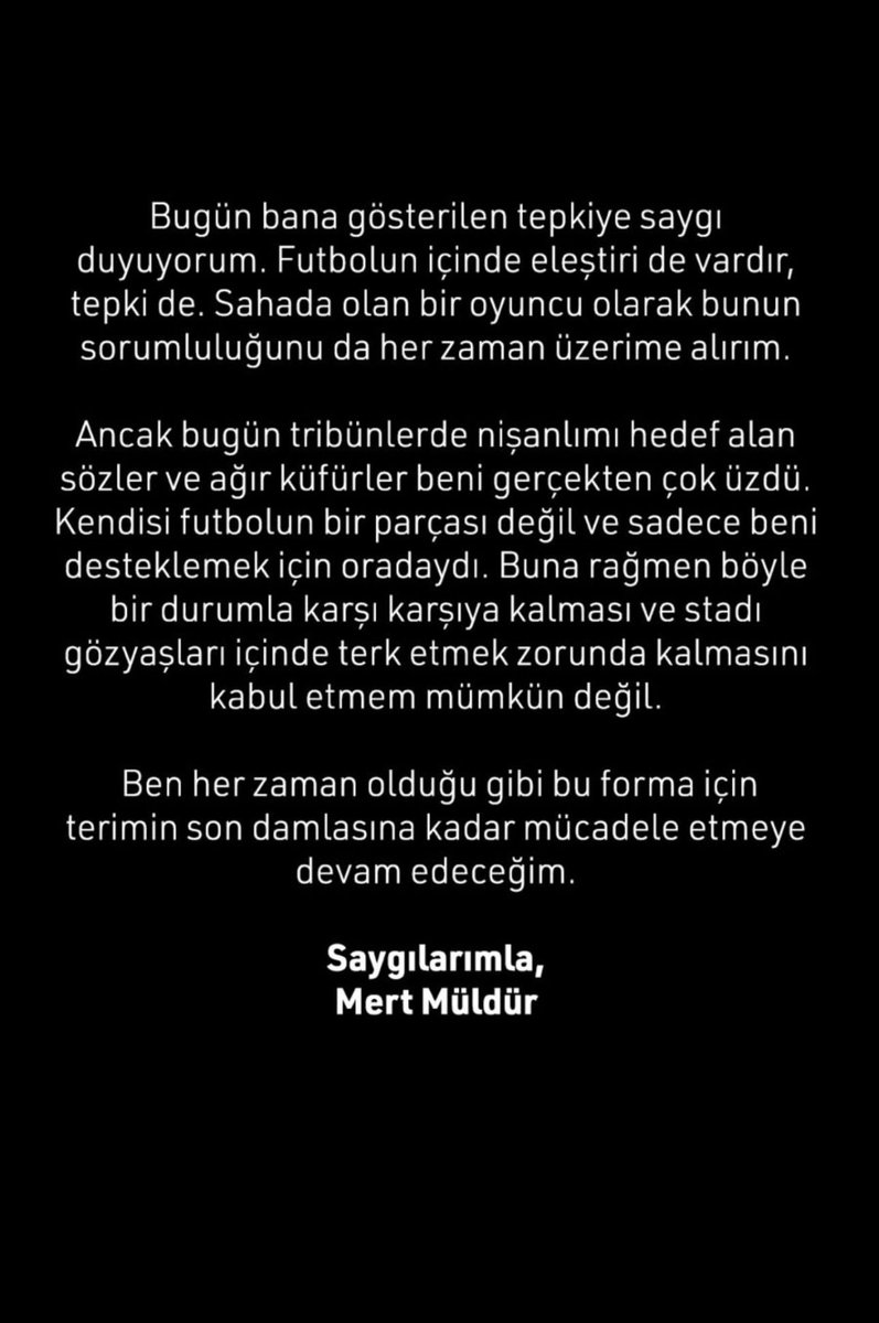 Mert Müldür'ün performansını eleştirmek ayrı şeydir, tribünde bulunan nişanlısına küfür etmek ayrı bir alçaklıktır.
Bu Fenerbahçelilik değil, düpedüz haysiyetsizliktir.
Bu alçakların, itlerin Fenerbahçe taraftarı olduğunu kimse savunamaz.
Bu itlere ceza vermeyen de vebal altında