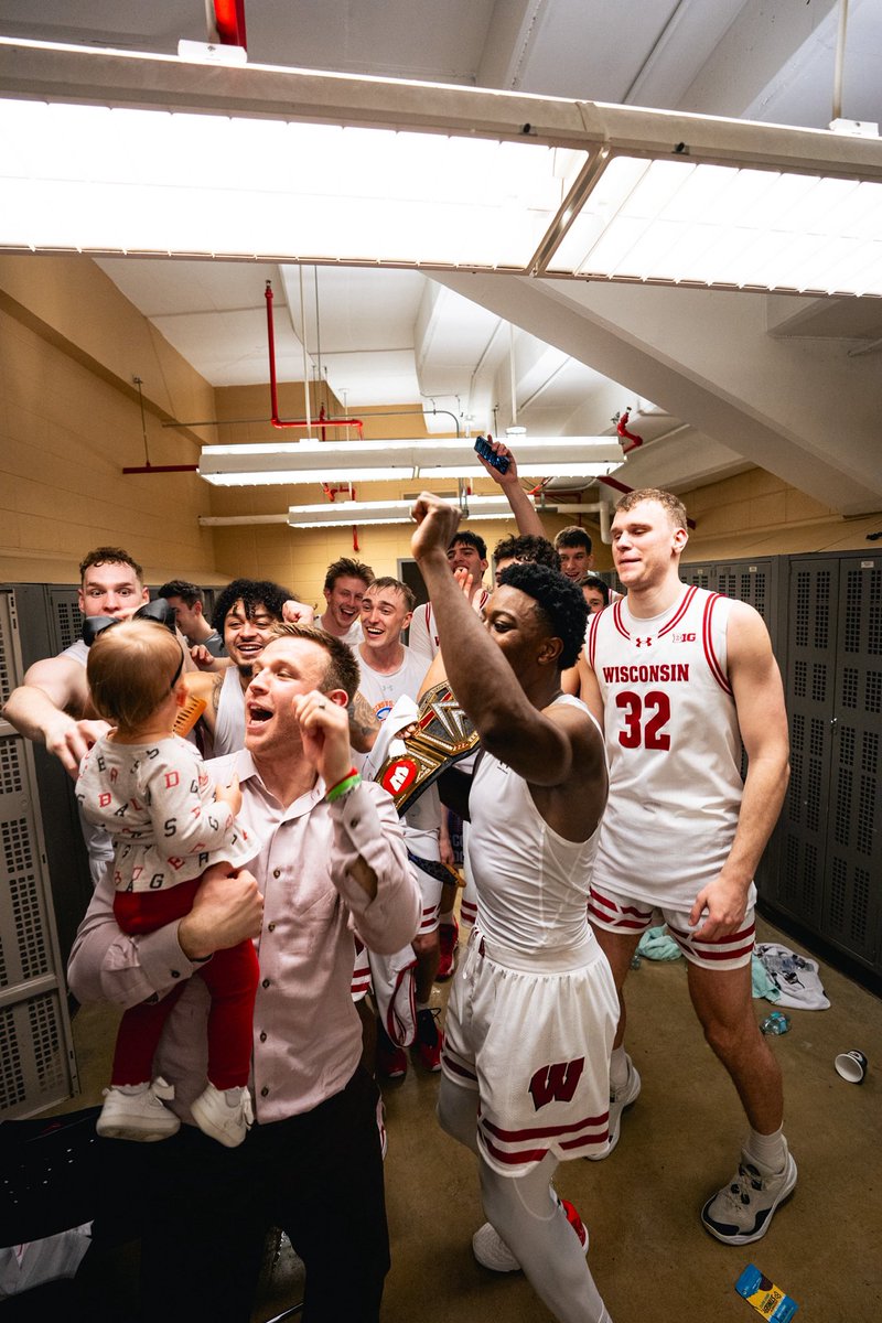 Brad Davison tweet media