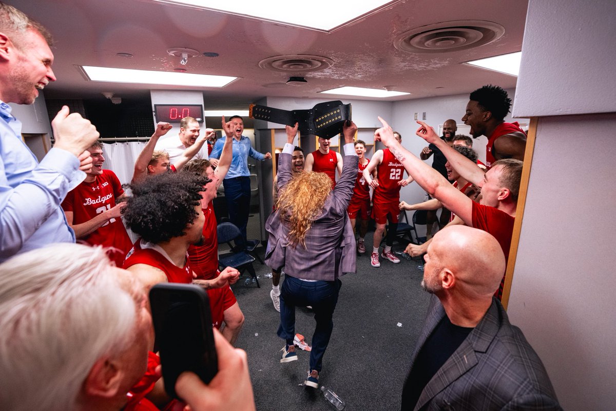 Brad Davison tweet media