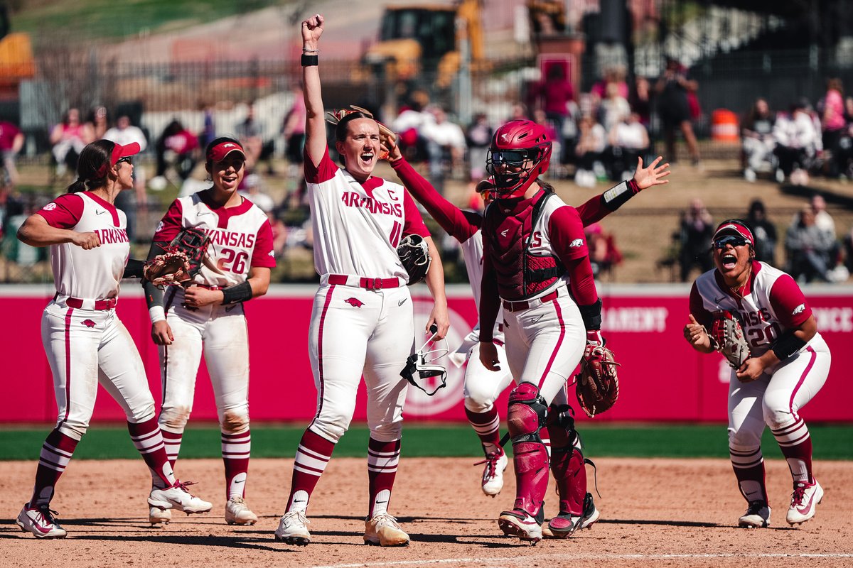 Arkansas Softball tweet media