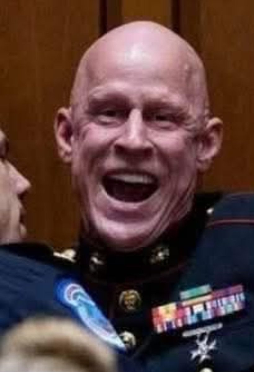 SteveGonzalez_'s tweet photo. @CMC_MarineCorps @SECNAV This is a disgrace for all Veterans. You should seek action to show this will not be tolerated! He should be tried under UCMJ article 92 and article 134. We take an oath that never expires. There's nothing strong about this picture it reeks of #weakness. https://t.co/OYyQmhSD4D