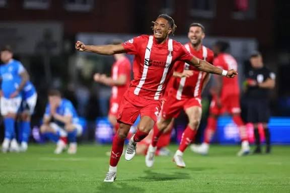 FBLowdown's tweet image. Less than one year ago, Leyton Orient were 90 minutes from the Championship. Now, they’re staring League Two in the face. What needs to change? 🤔

#LOFC