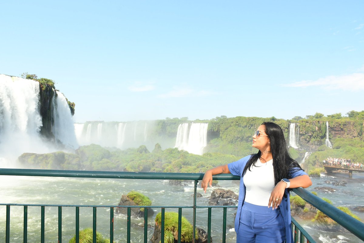 thaismello762's tweet photo. No Dia Internacional da Mulher, escolhi celebrar onde a natureza mostra sua força: nas Cataratas do Iguaçu. Porque mulher também é assim… intensa, forte e maravilhosa. ✨ https://t.co/7RuGYhOQaF