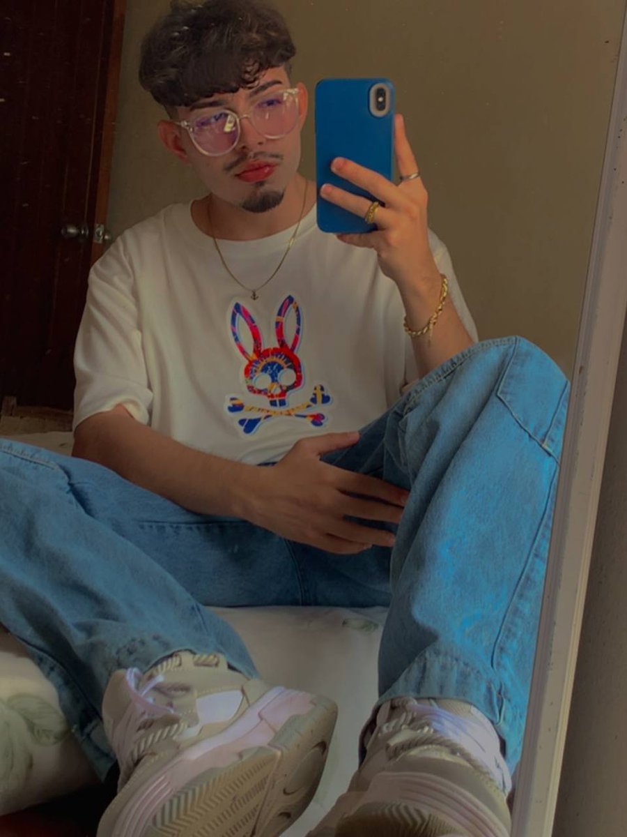 alexxebrr's tweet photo. 🤍💙

.
#post #viralpost #boy #viral #likeforlike #aesthetics #follow #handsome https://t.co/dUmy4g4RhJ