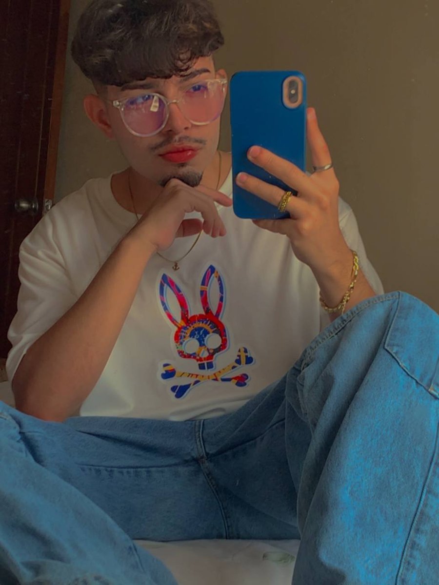 alexxebrr's tweet photo. 🤍💙

.
#post #viralpost #boy #viral #likeforlike #aesthetics #follow #handsome https://t.co/dUmy4g4RhJ