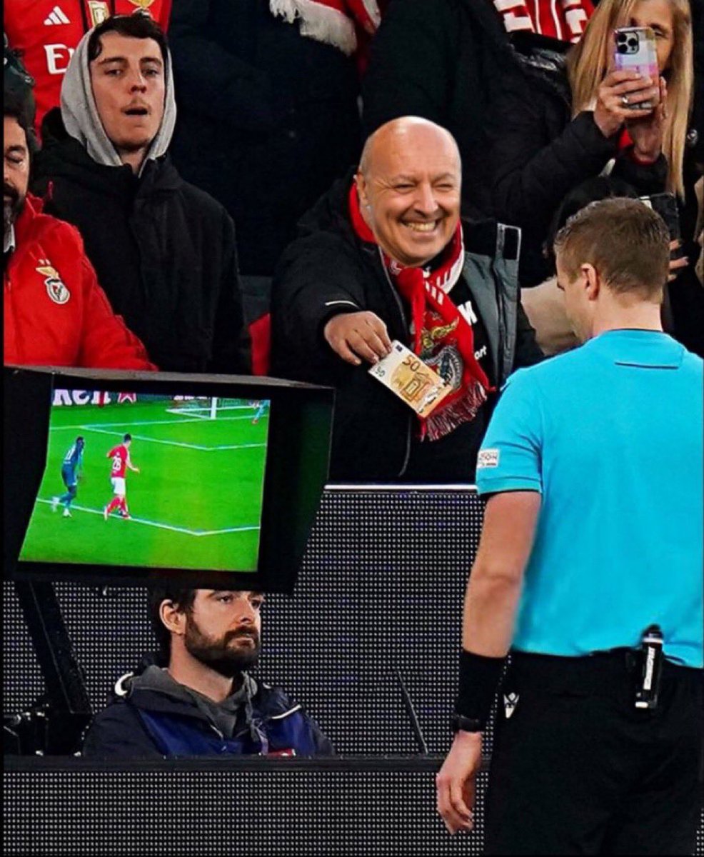 IAN L'URAGANO® tweet media