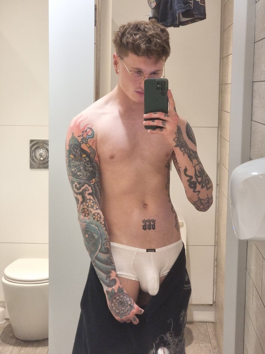 Axel_monstera tweet media