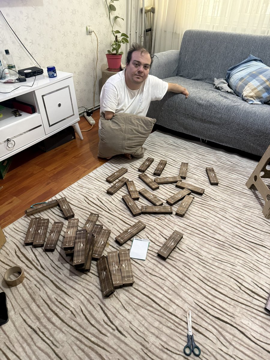 Resûlullah ﷺ şöyle buyurdu: 
“Hiç kimse elinin emeğinden daha hayırlı bir yiyecek asla yememiştir.