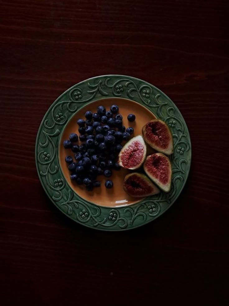 autumn girl tweet media