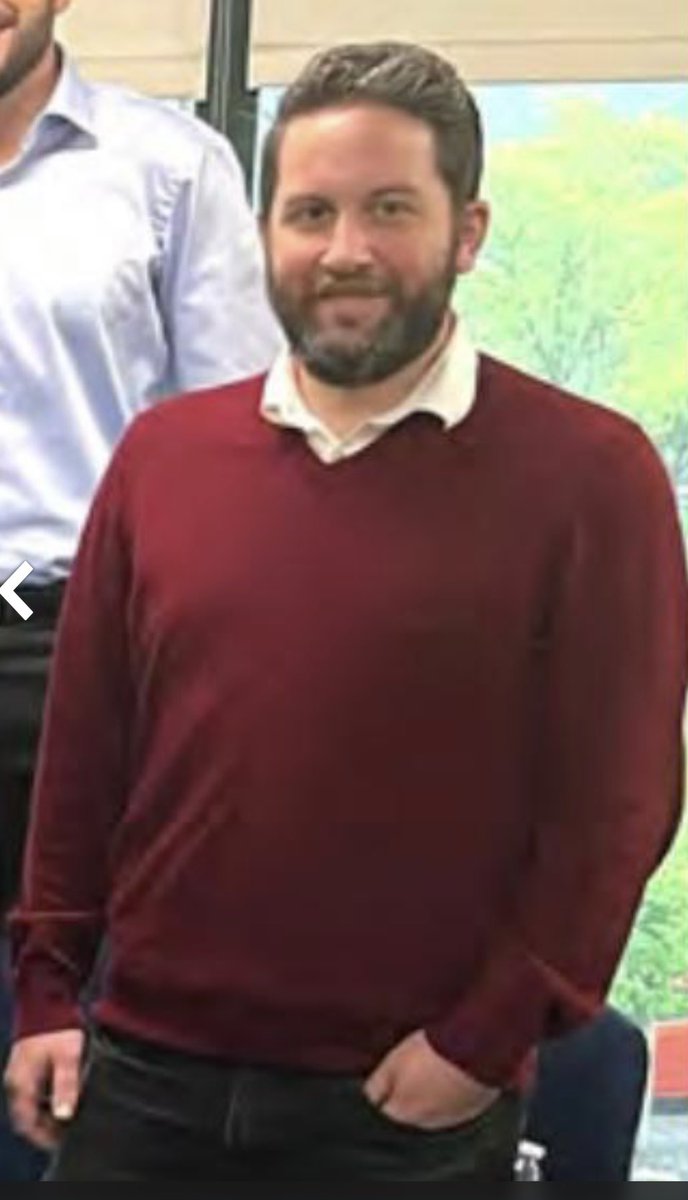 StanleyPooch's tweet image. “tough look”
#fatandforty #pathetic