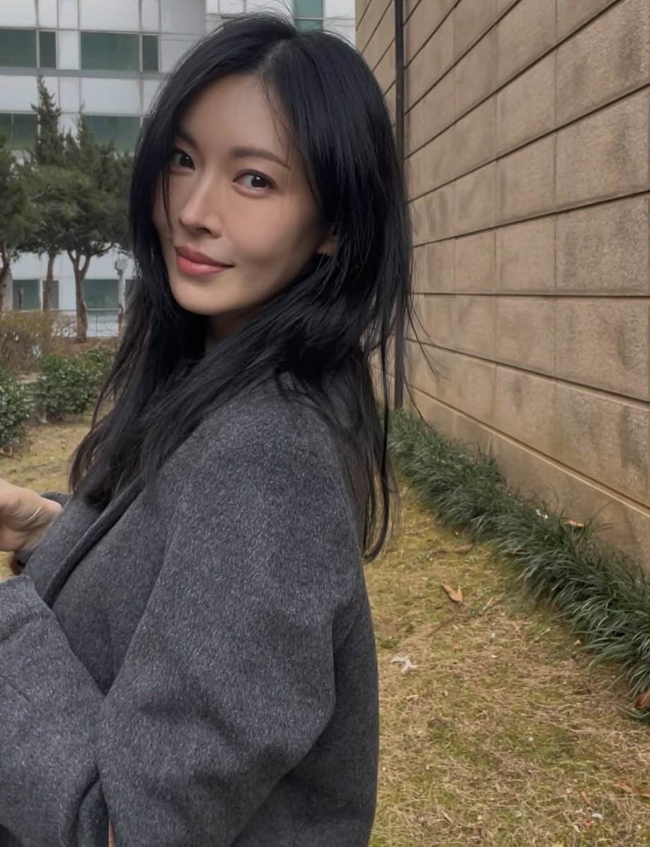foreujiyeon's tweet photo. 260308 kim soyeon #김소연 instagram update 🩶
📸 sysysy1102 on instagram https://t.co/UBIEmhqiHT