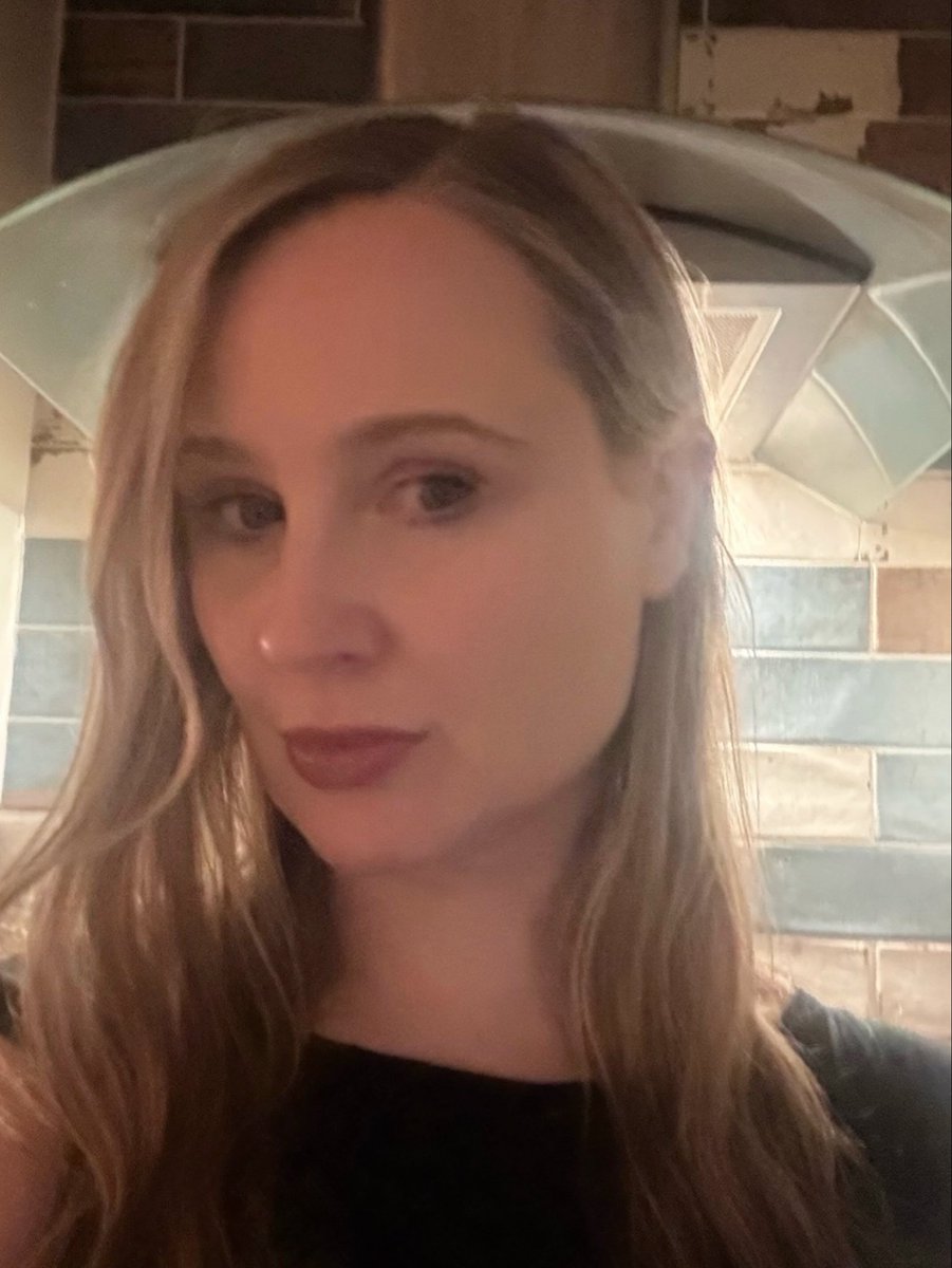 ABCQuinn's tweet photo. Sunday girling before the grind starts again 😌✨

🎧 https://t.co/XstpEC3pNY https://t.co/EkNt3ec3kr