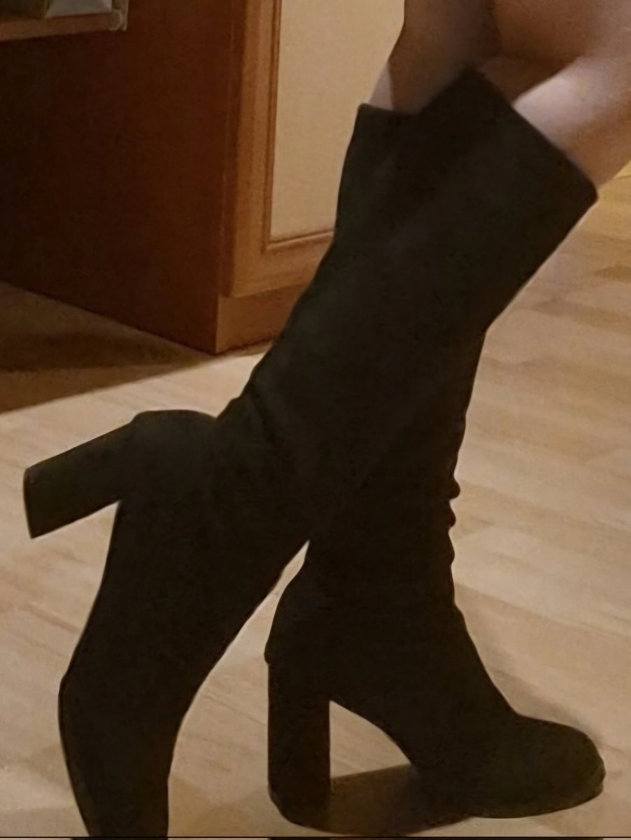 Softsteps_vip's tweet photo. @FeetFinder Feels good to be a woman! My feet and I are going out to celebrate!⚘️👣 https://t.co/RXvdJtEnuA