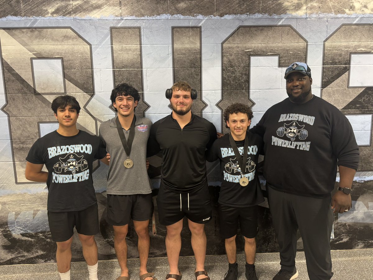 BWoodPL42's tweet photo. The #BucStrong Boy Lifters did great at Regionals. We finished 5th overall out of 40 teams. We had 6 guys that competed. 3 received medals, 4 qualified for the State Meet, and 1 shares the Regional Bench Record in the 114lbs Wt class @DannyMassey44 @Coach365USA @coachluster2 https://t.co/wyzTMP8UfK